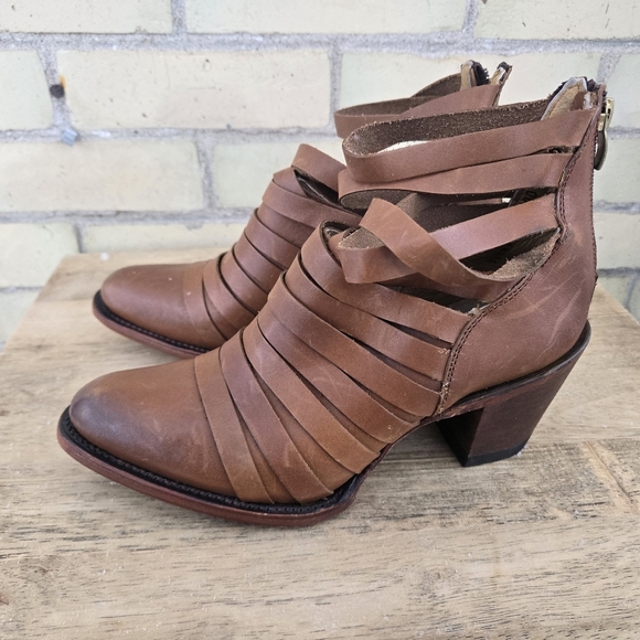 Ryeme Shoes - Strappy Leather Ankle Boots